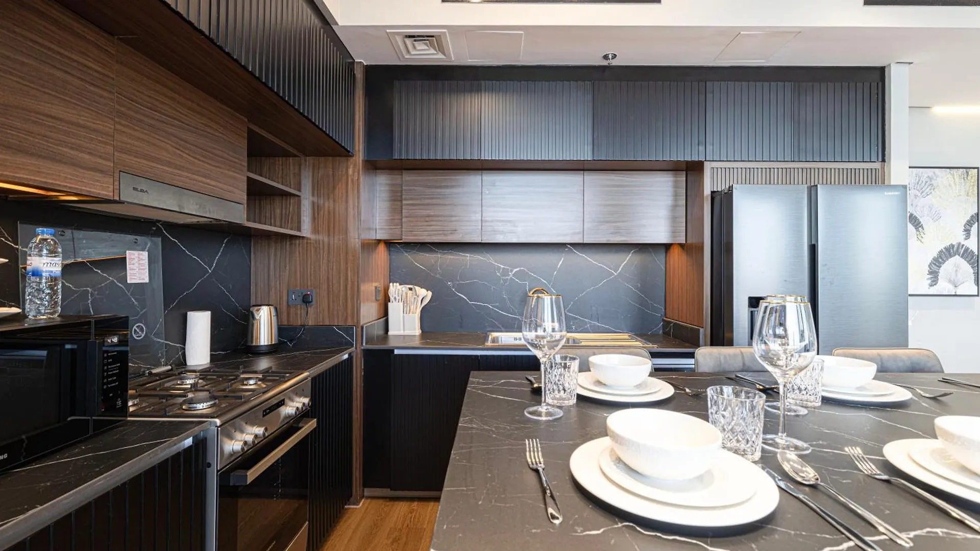 Luxury 2-Bedroom Apt With Spectacular Sea Views Dubai Apartment