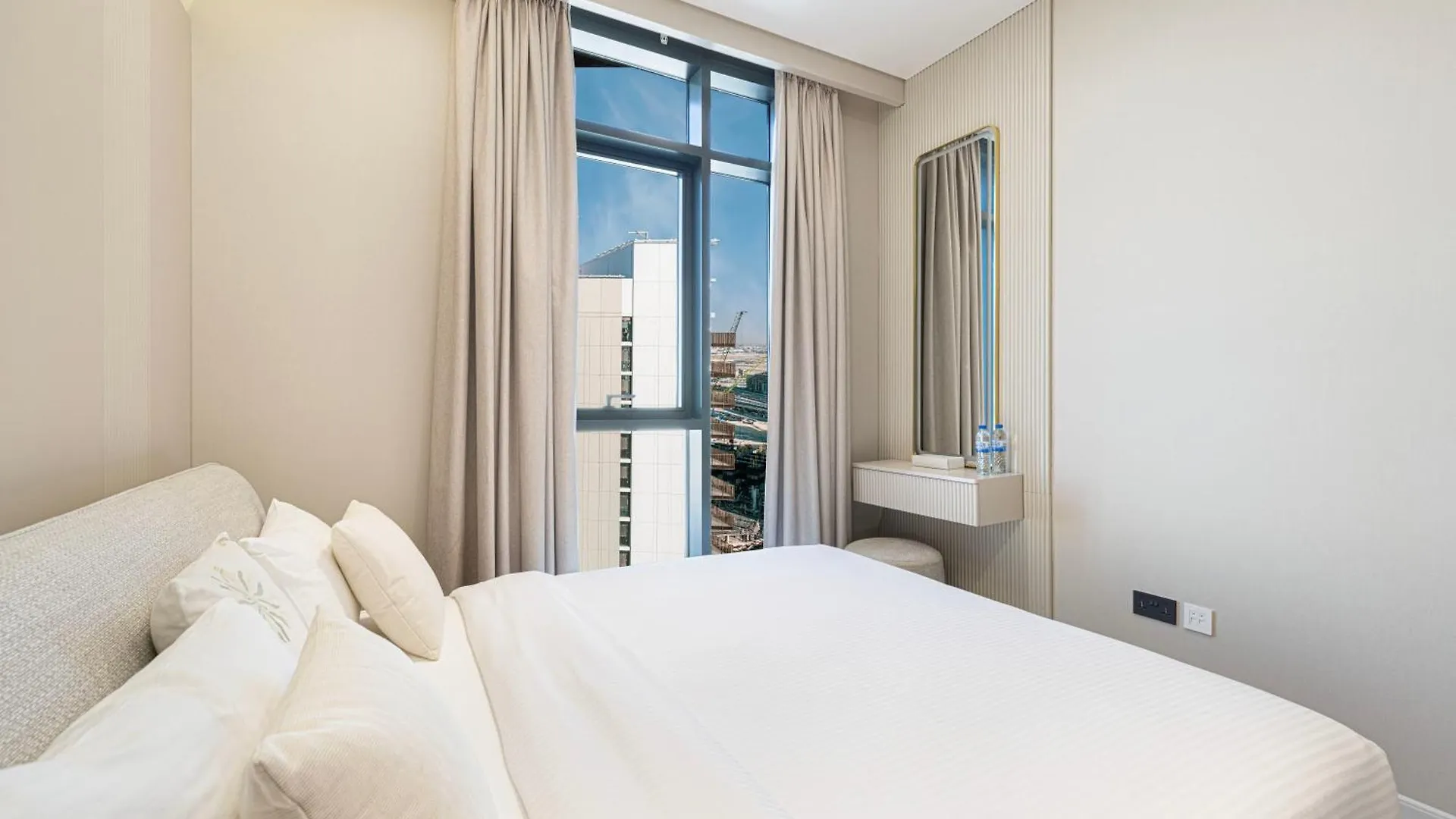 Luxury 2-Bedroom Apt With Spectacular Sea Views Dubai Apartment