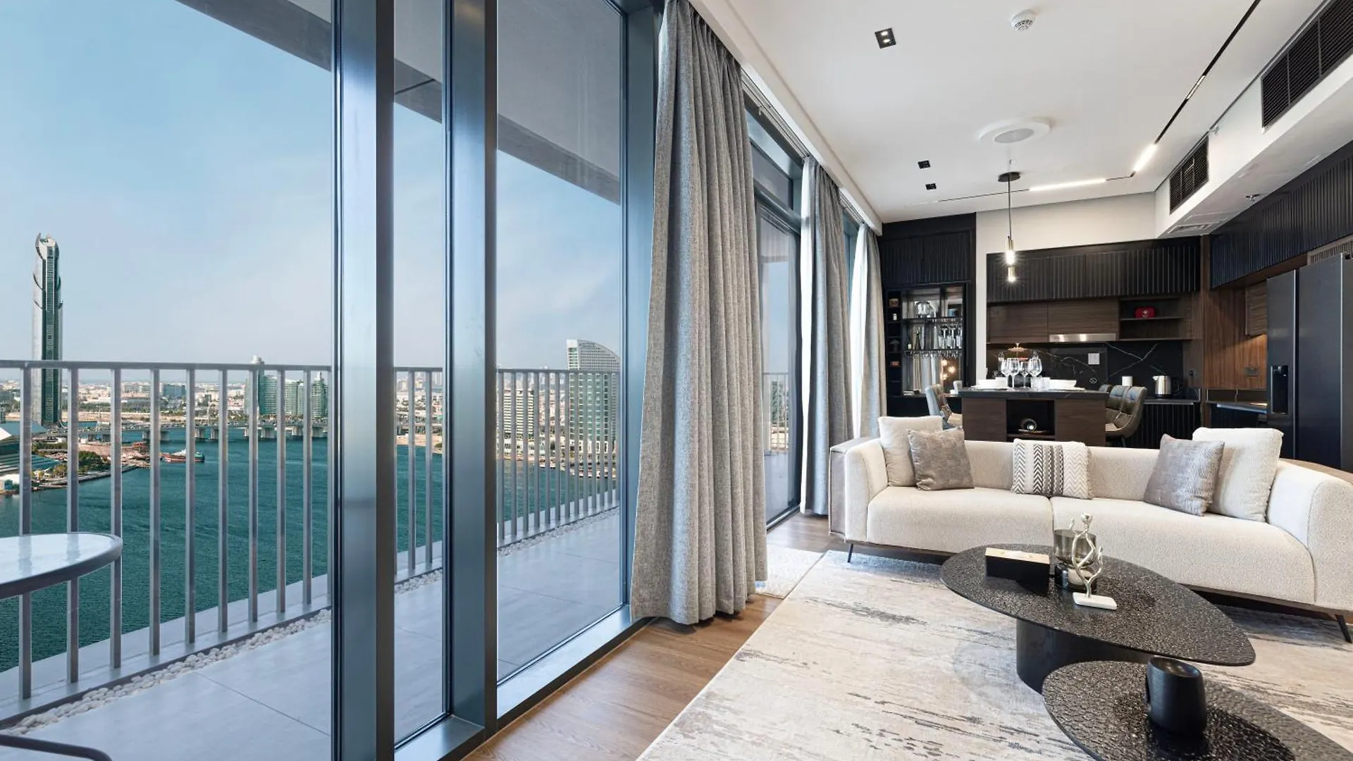 Luxury 2-Bedroom Apt With Spectacular Sea Views Dubai Apartment